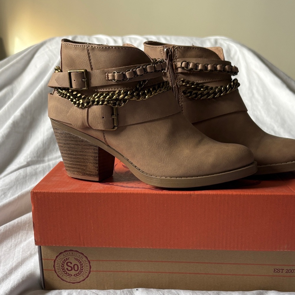 So ankle boots
